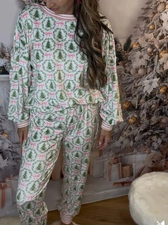🎄Christmas Trees and Bows Pajama Set ⭐