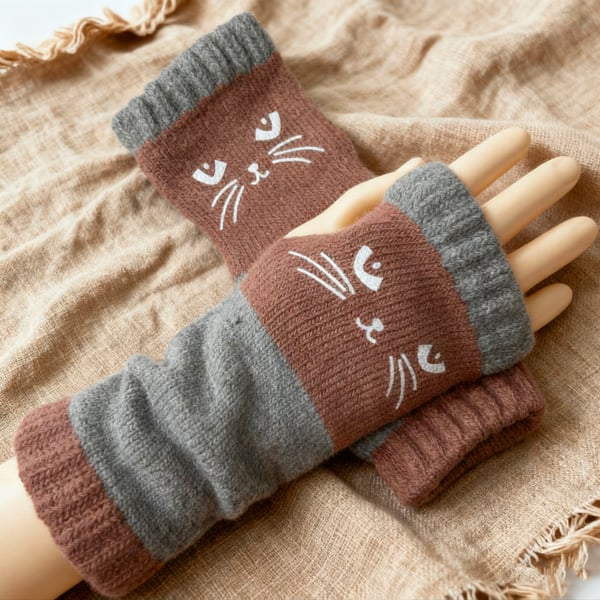 Cozy Cat-Themed Fingerless Gloves for Fall & Winter Lovers 🐾❄️