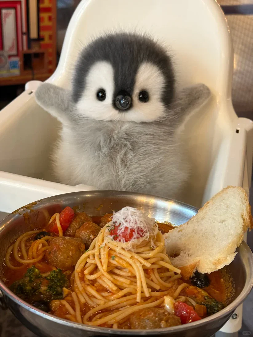 🐧Pippin - Lifelike Penguin Plush Toy - Your Adorable Arctic Companion