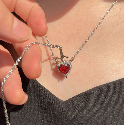 Dancing Heart Necklace ❤️